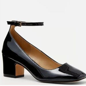 NWT Ann Taylor ankle-strap patent high block heel pump in black / size 6